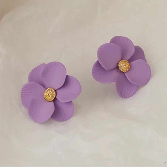 Purple Flower Stud Earrings 15$